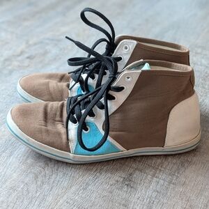 Zuriick Women's High Top Canvas Shoe - Size 8